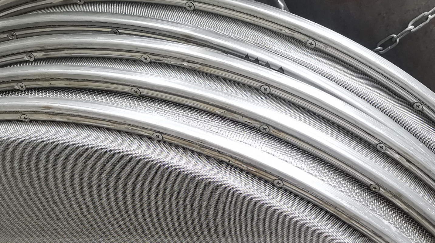 旋振筛网架筛网四周破损频繁的原因